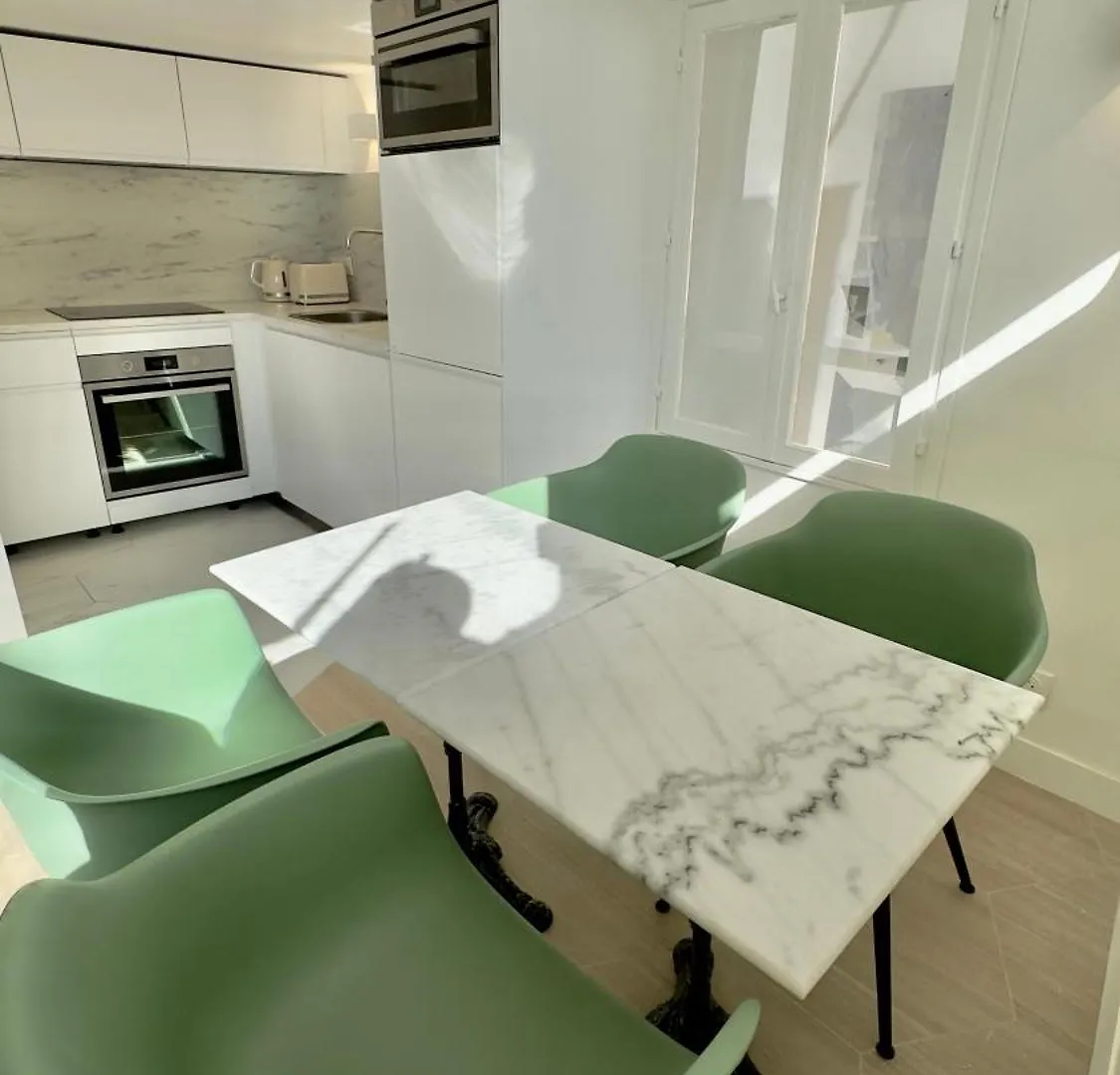 Centre Historique Appartement Climatise Avec Terrasse 普罗旺斯地区艾克斯 公寓