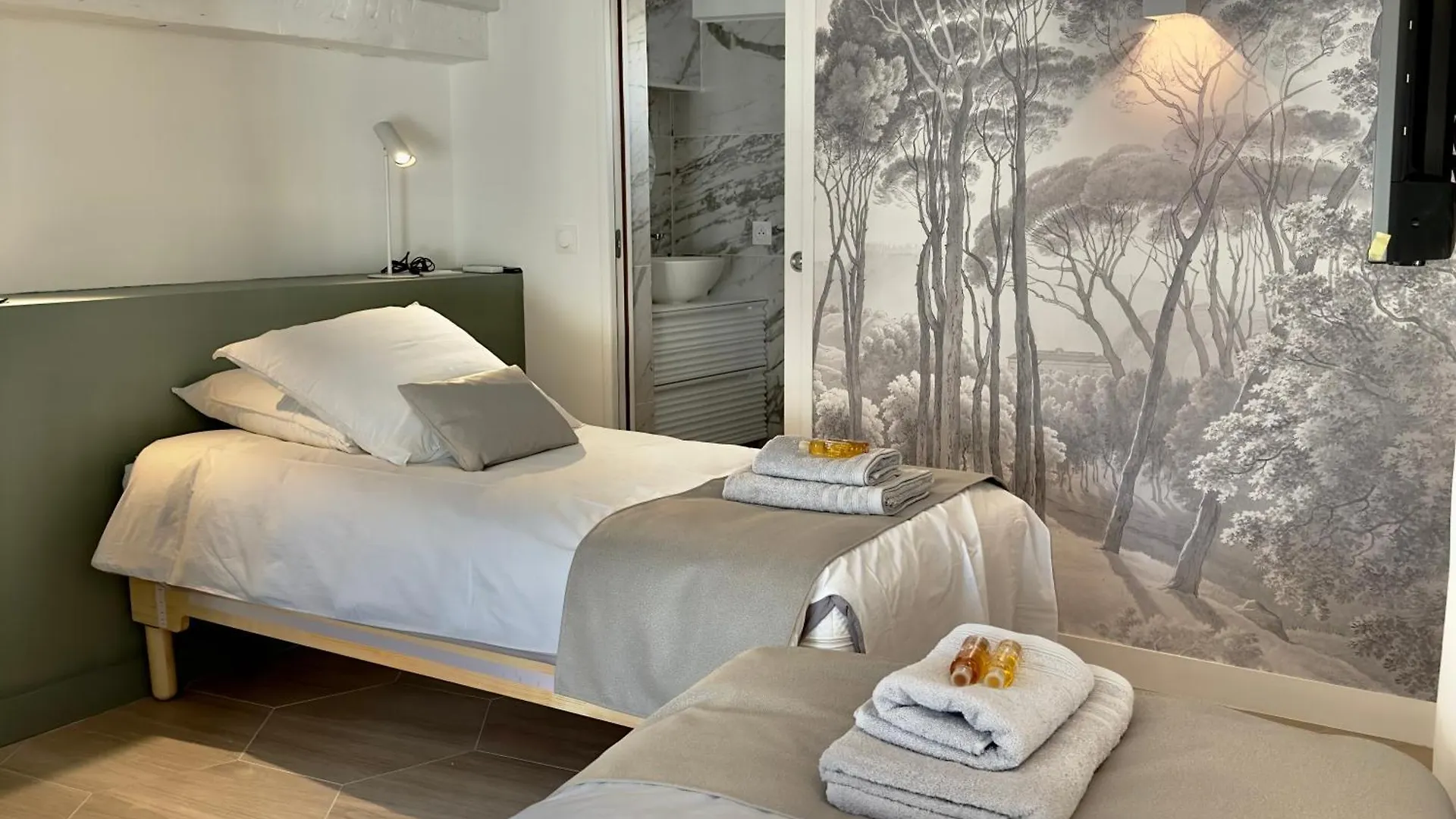 Centre Historique Appartement Climatise Avec Terrasse 普罗旺斯地区艾克斯 0*,